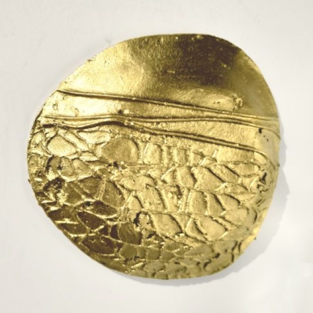 פסל קיר – מטבע זהב קטן 2